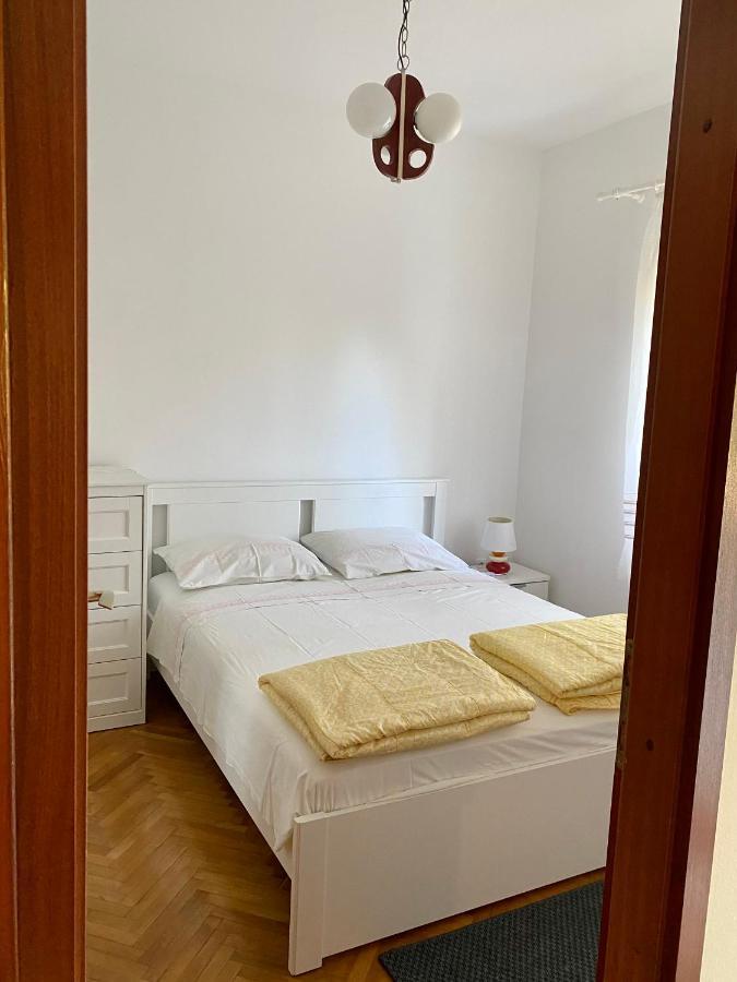 Apartmani Luka Zrnovo Екстер'єр фото
