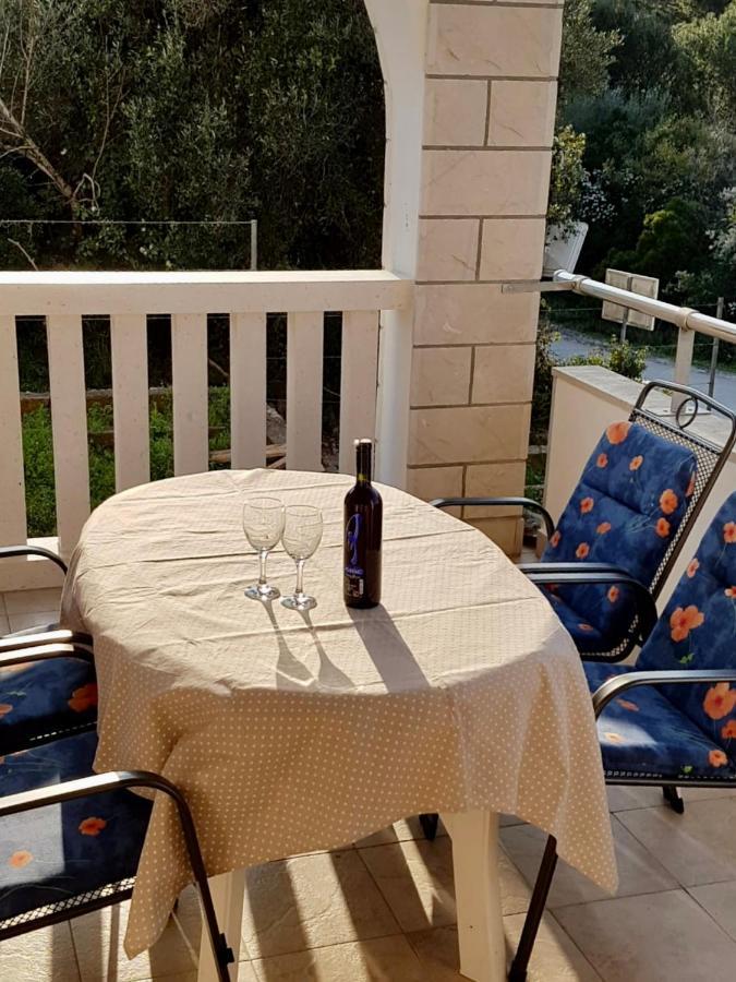 Apartmani Luka Zrnovo Екстер'єр фото