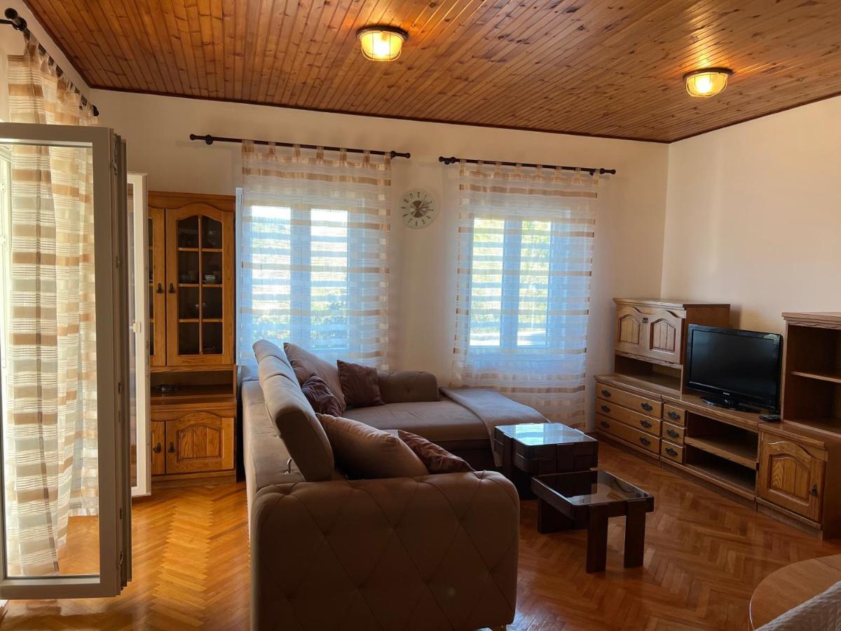 Apartmani Luka Zrnovo Екстер'єр фото