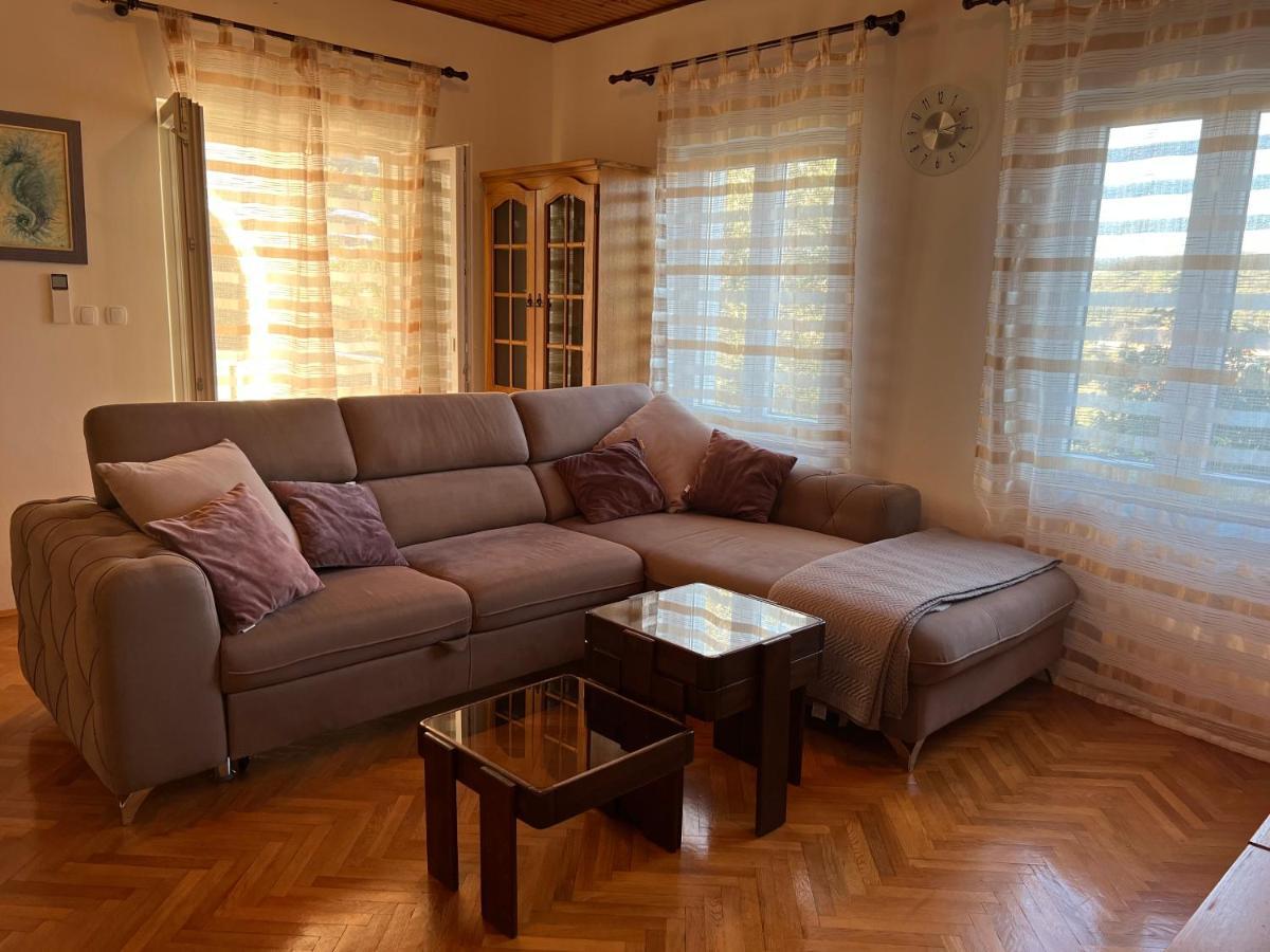 Apartmani Luka Zrnovo Екстер'єр фото
